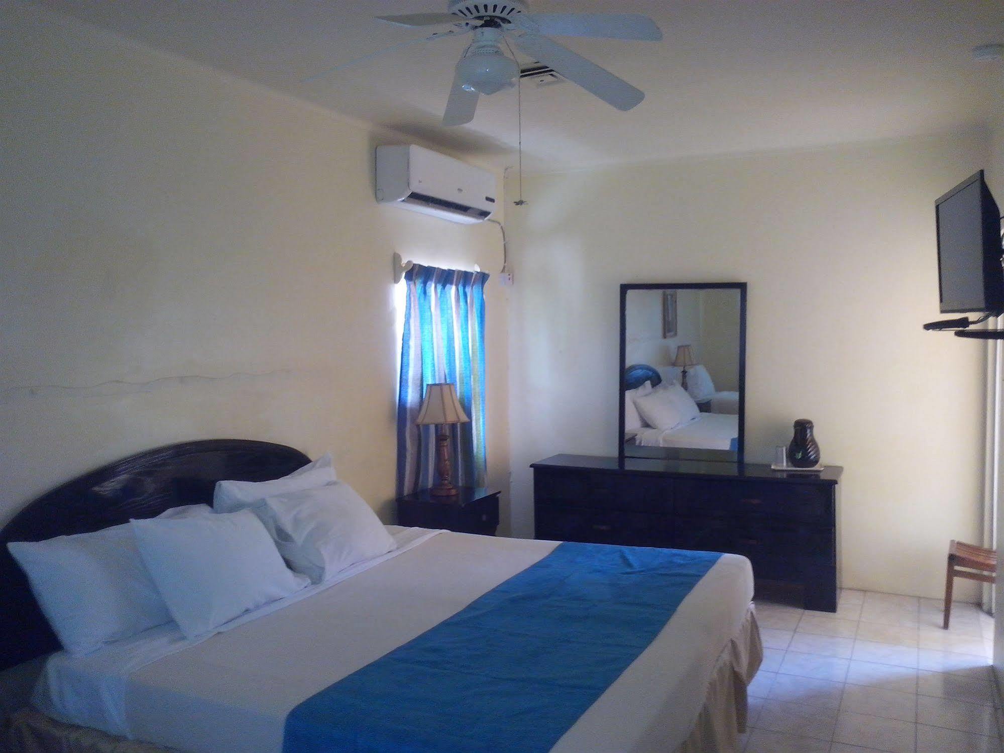 Casa Maria Hotel Port Maria Bagian luar foto
